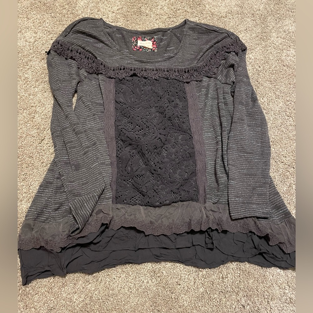 Lace grey top